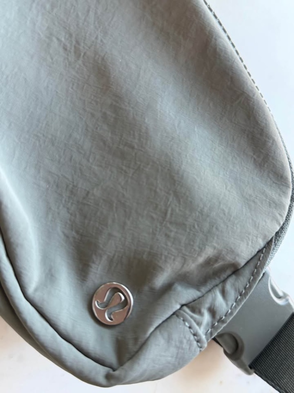 Lululemon Wear Everywhere Belt Bag 1L Grey Sage - Picture 5 of 7